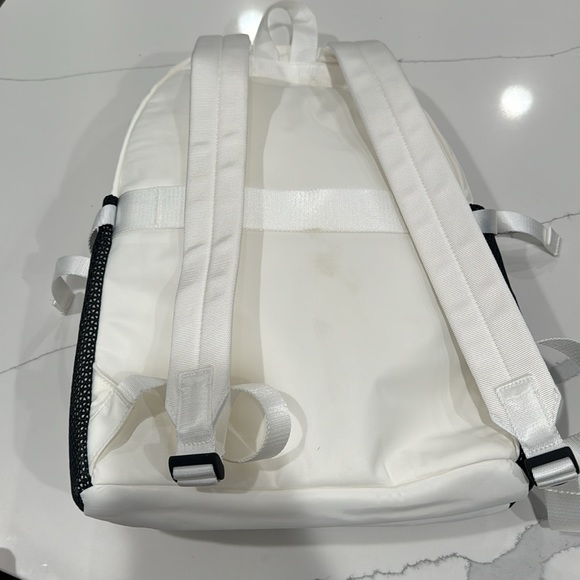 lululemon, All Hours Backpack - white - Picture 4 of 5
